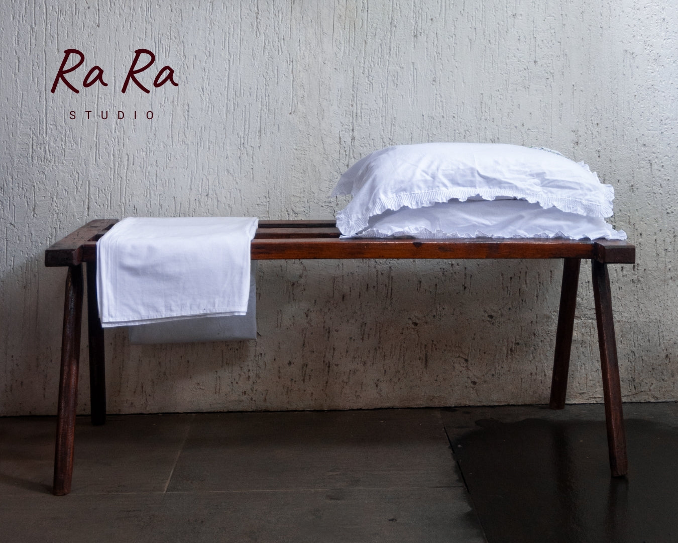 A Guide to Choosing the Perfect Decor Antiques for Your Living Space